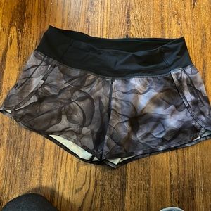 Lululemon shorts, sz 6